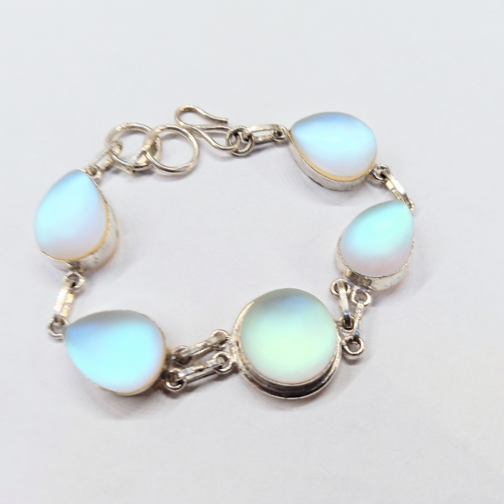 Frosted Irridescent Glass Bracelet STUNNING!